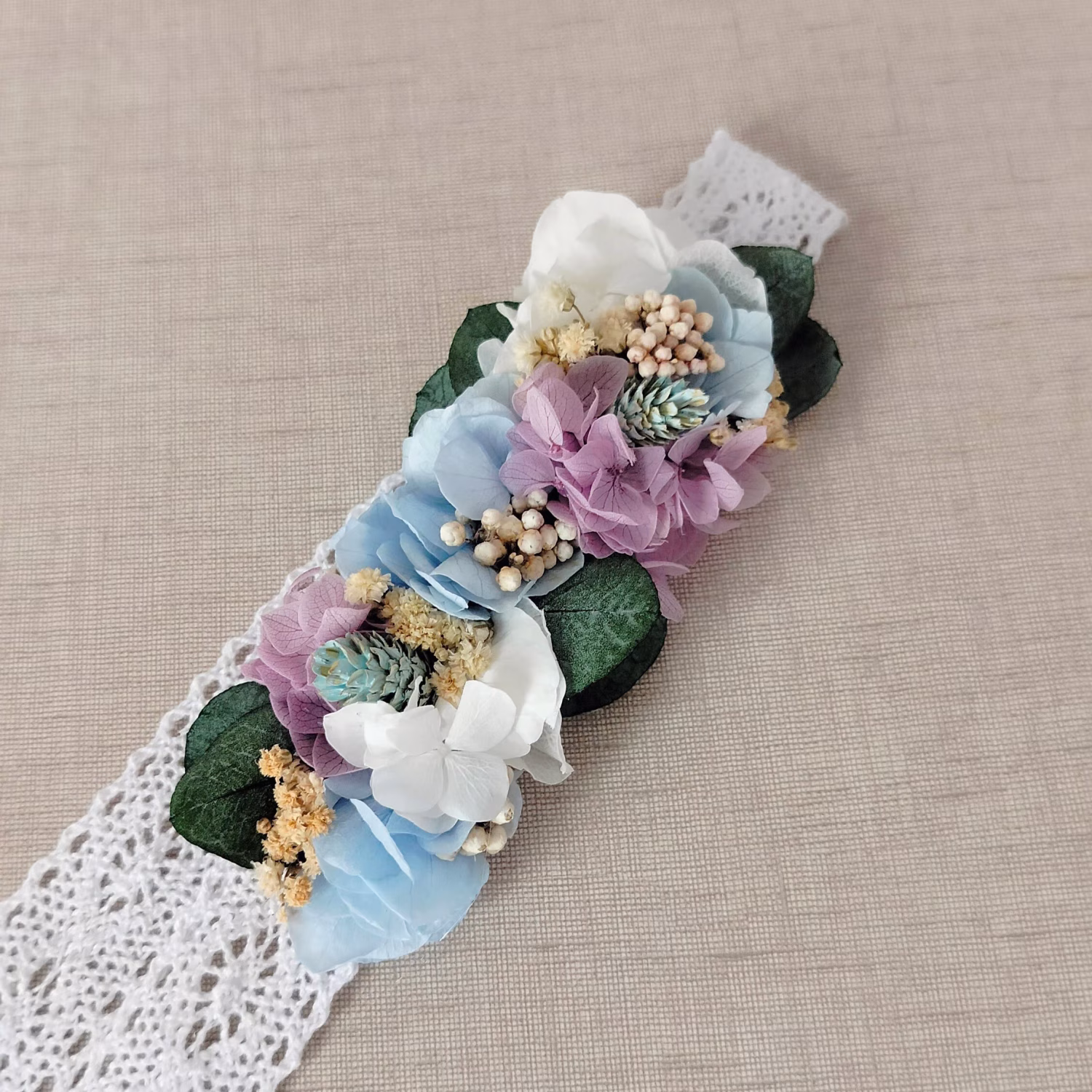 Cinturon infantil con flores preservadas